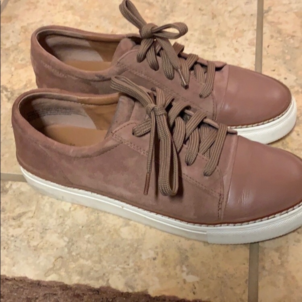 Mauve Caslon Camden sneakers